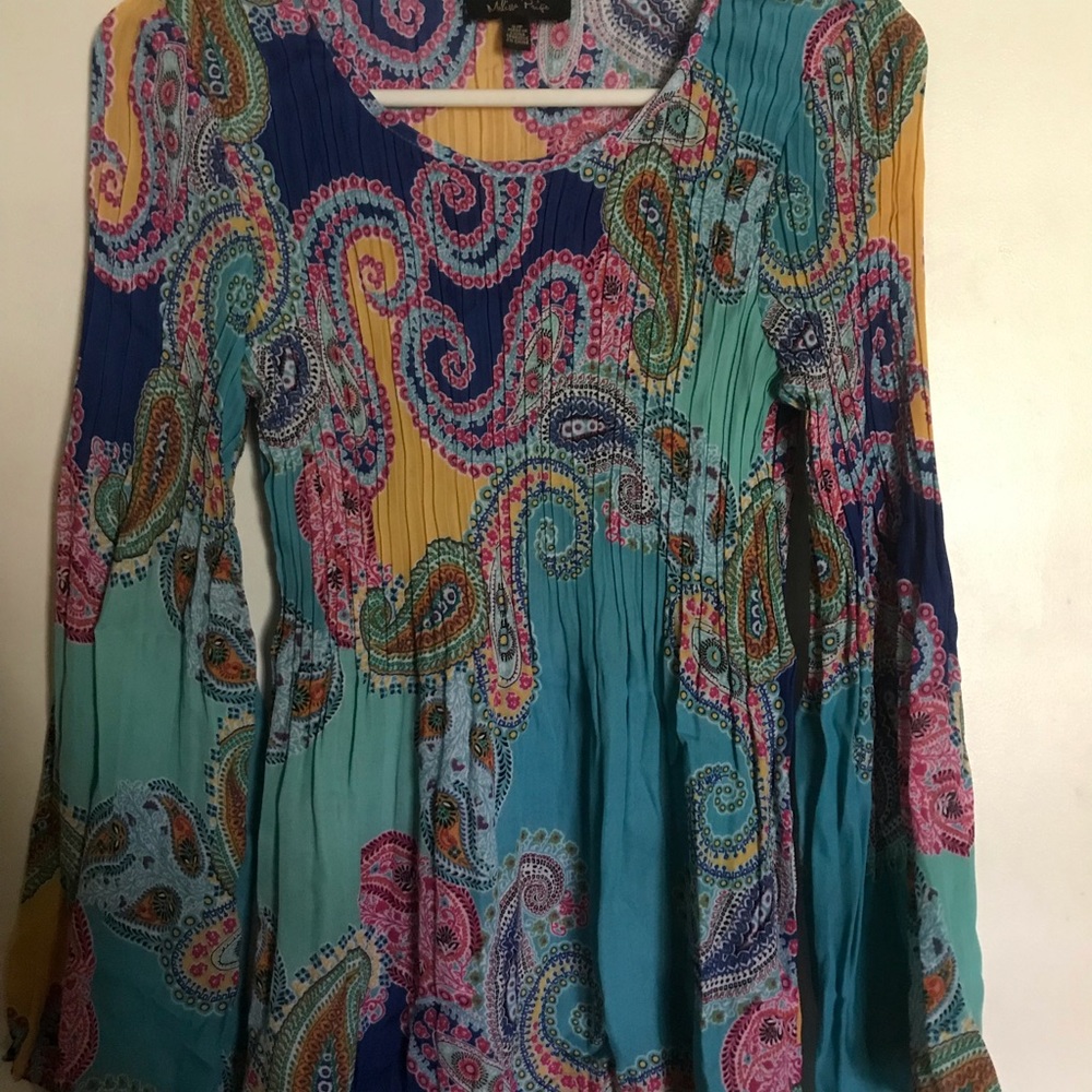 Flowy blue blouse